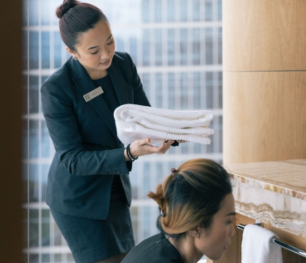 $28,000–$36,000 Hospitality Jobs in Toronto With Visa Sponsorship: Hotels, Restaurants, and How to Get Hired as a Foreigner